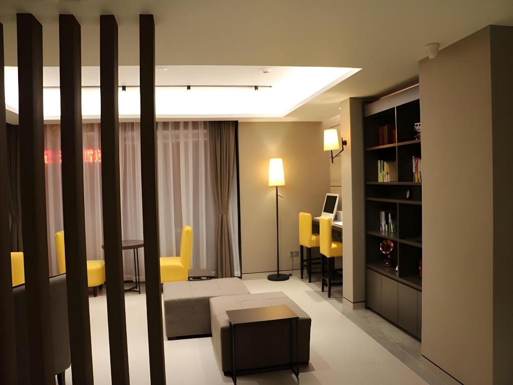 Фото Homeinn Plus Hotel Shanghai Bund Jinling East Road