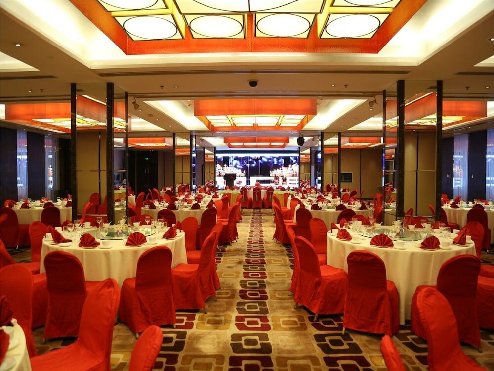 Фото Jinglun Hotel