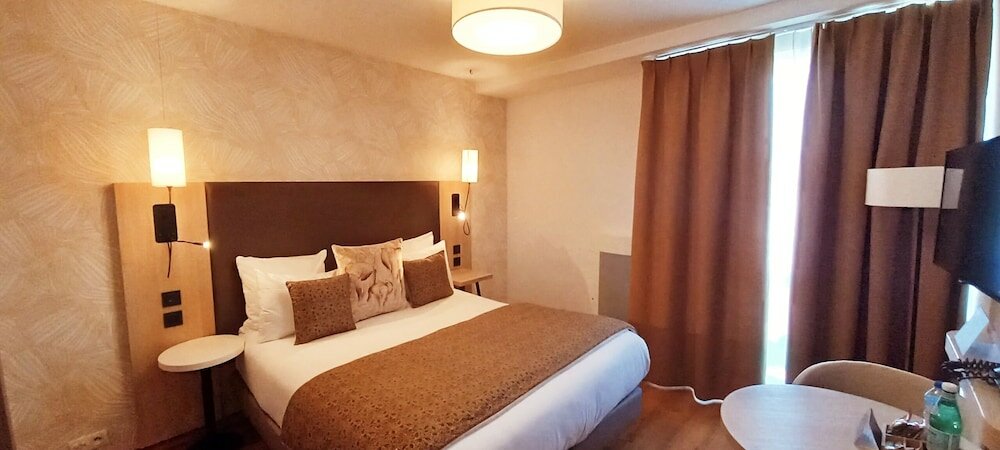 Фото Residhome Appart Hotel Monceau