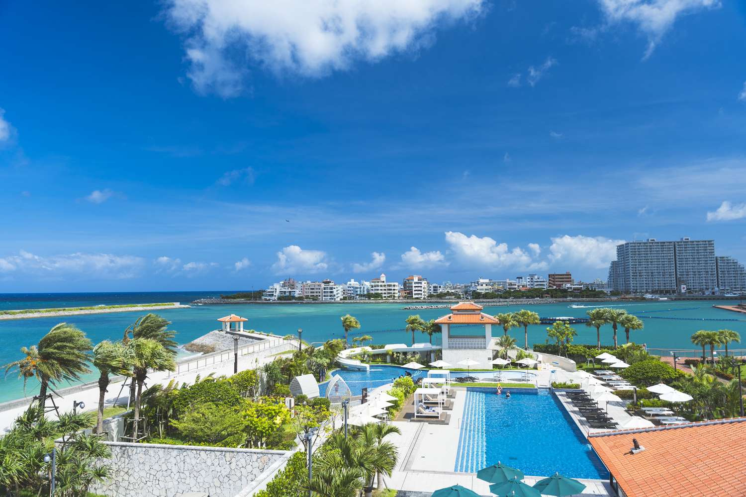 Фото DoubleTree by Hilton Okinawa Chatan Resort