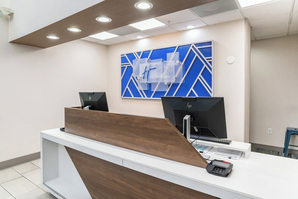 Фото Holiday Inn Express & Suites San Diego Otay Mesa