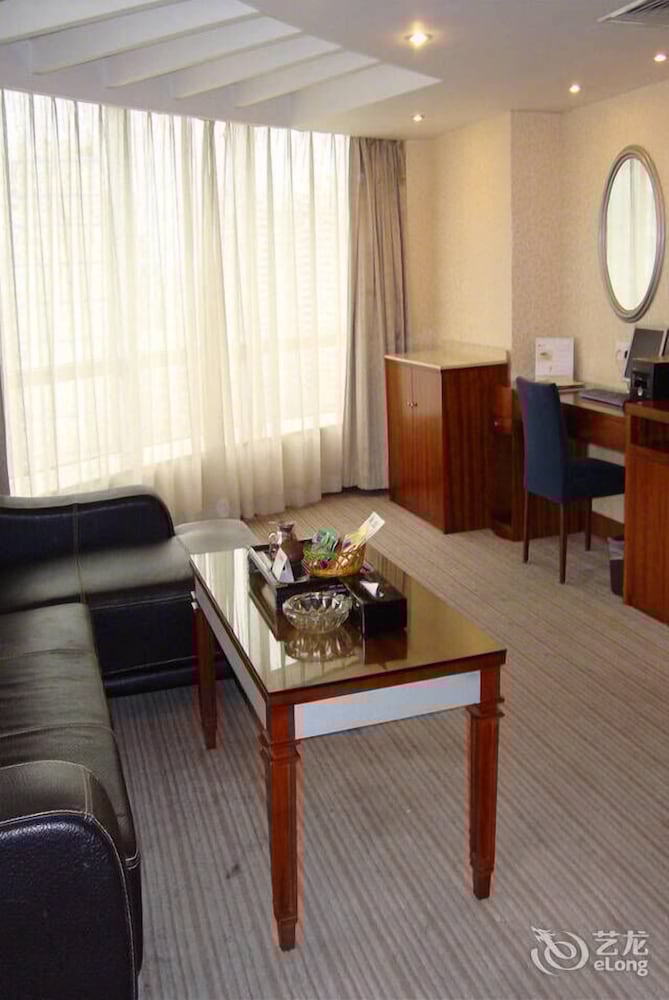 Фото Huaweida Hotel