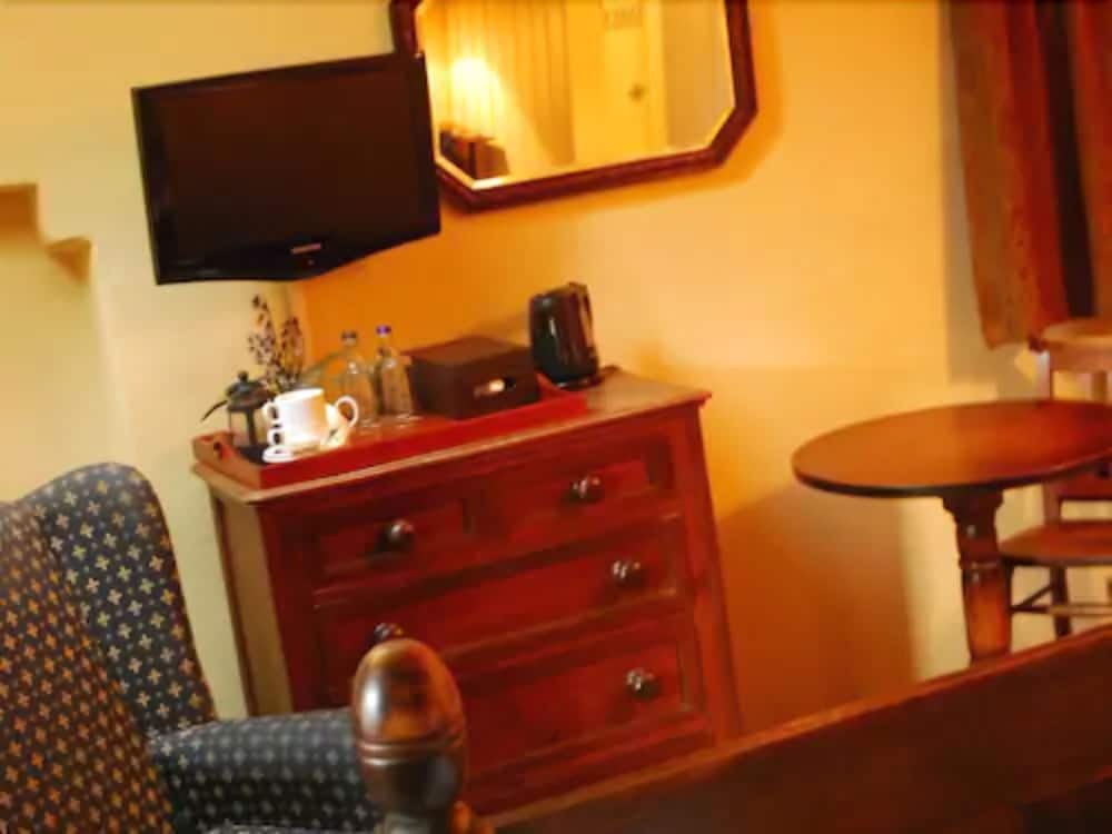 Фото The George Inn and The Plaine