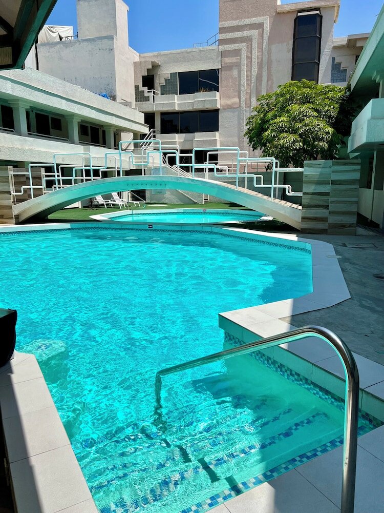 Фото Hotel Fiesta Tijuana