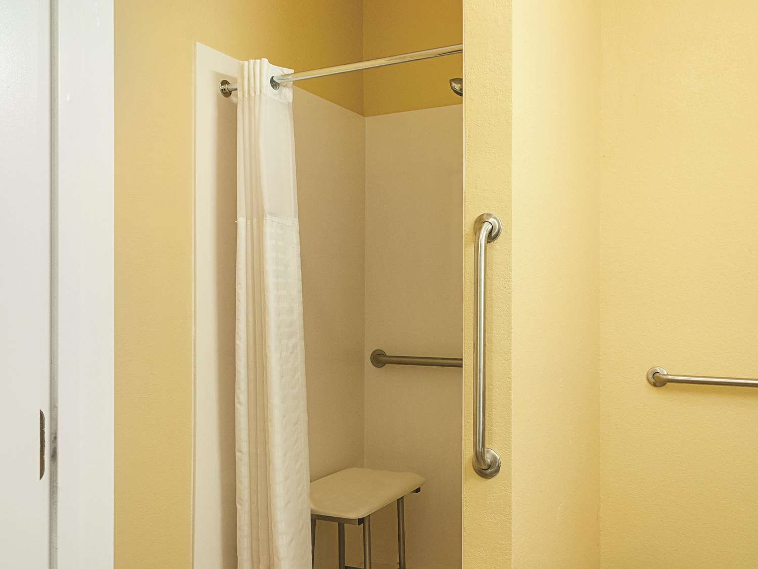 Фото La Quinta Inn & Suites by Wyndham Slidell - North Shore Area