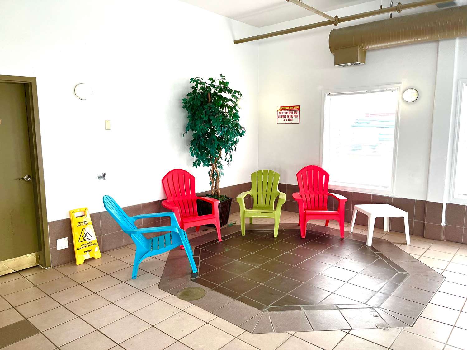 Фото Super 8 by Wyndham Hinton