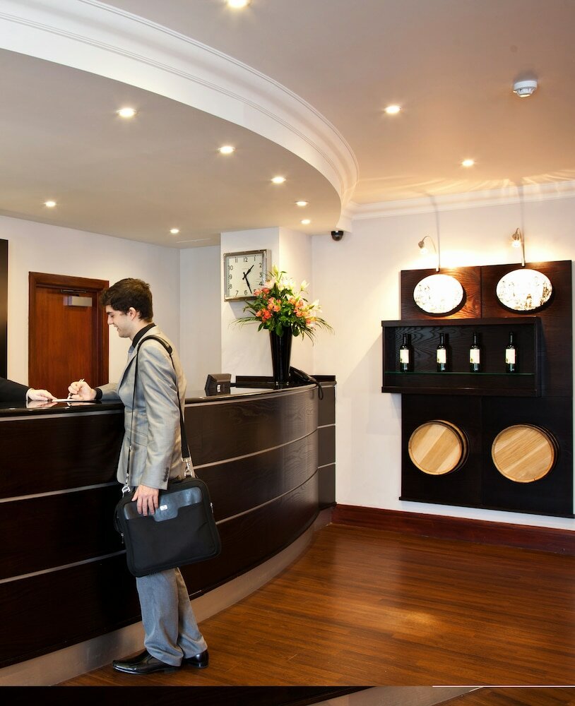 Фото London Croydon Aerodrome Hotel