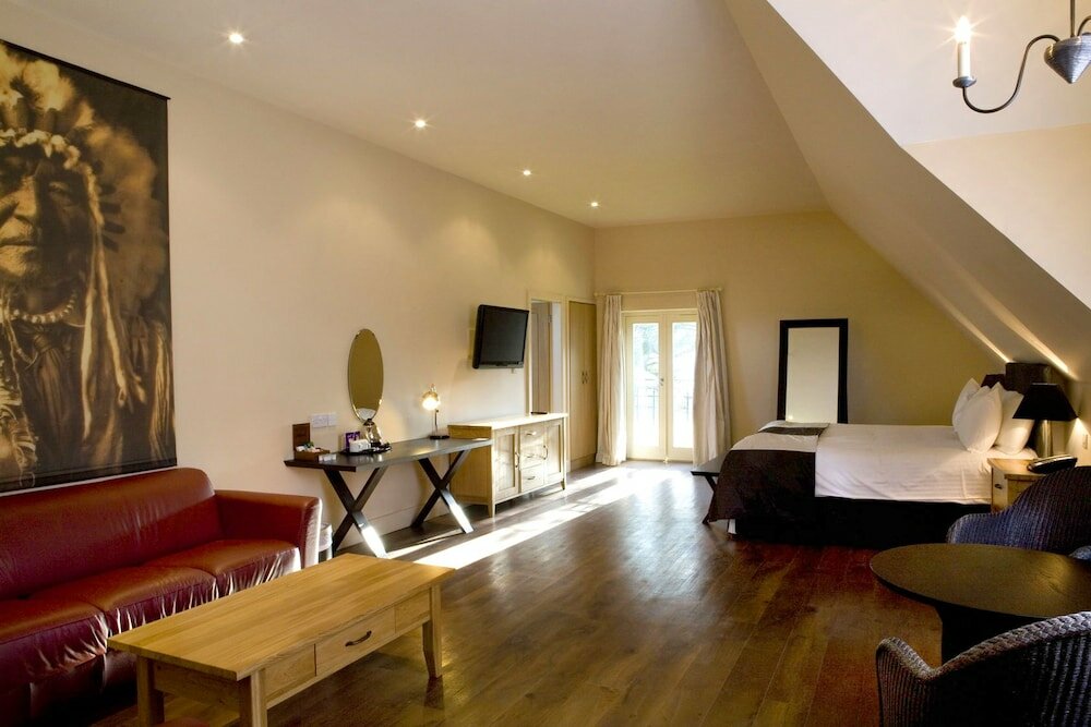 Фото The Great Hallingbury Manor Hotel