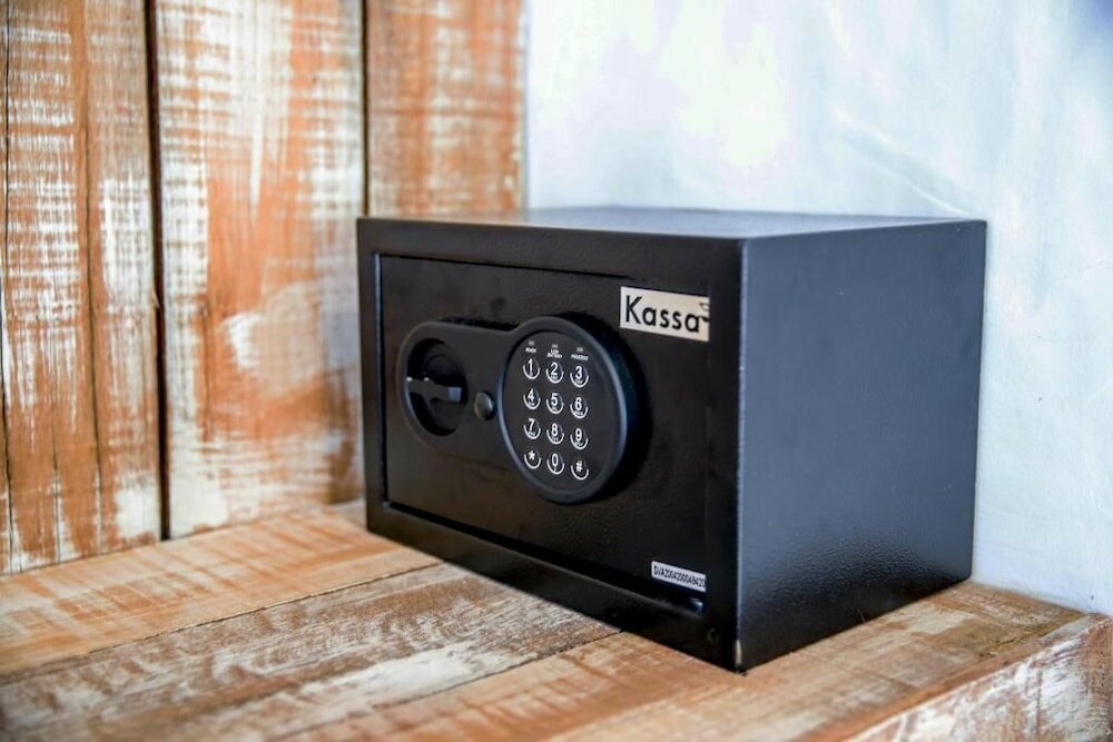 Фото Lime & Soda Beachfront Resort