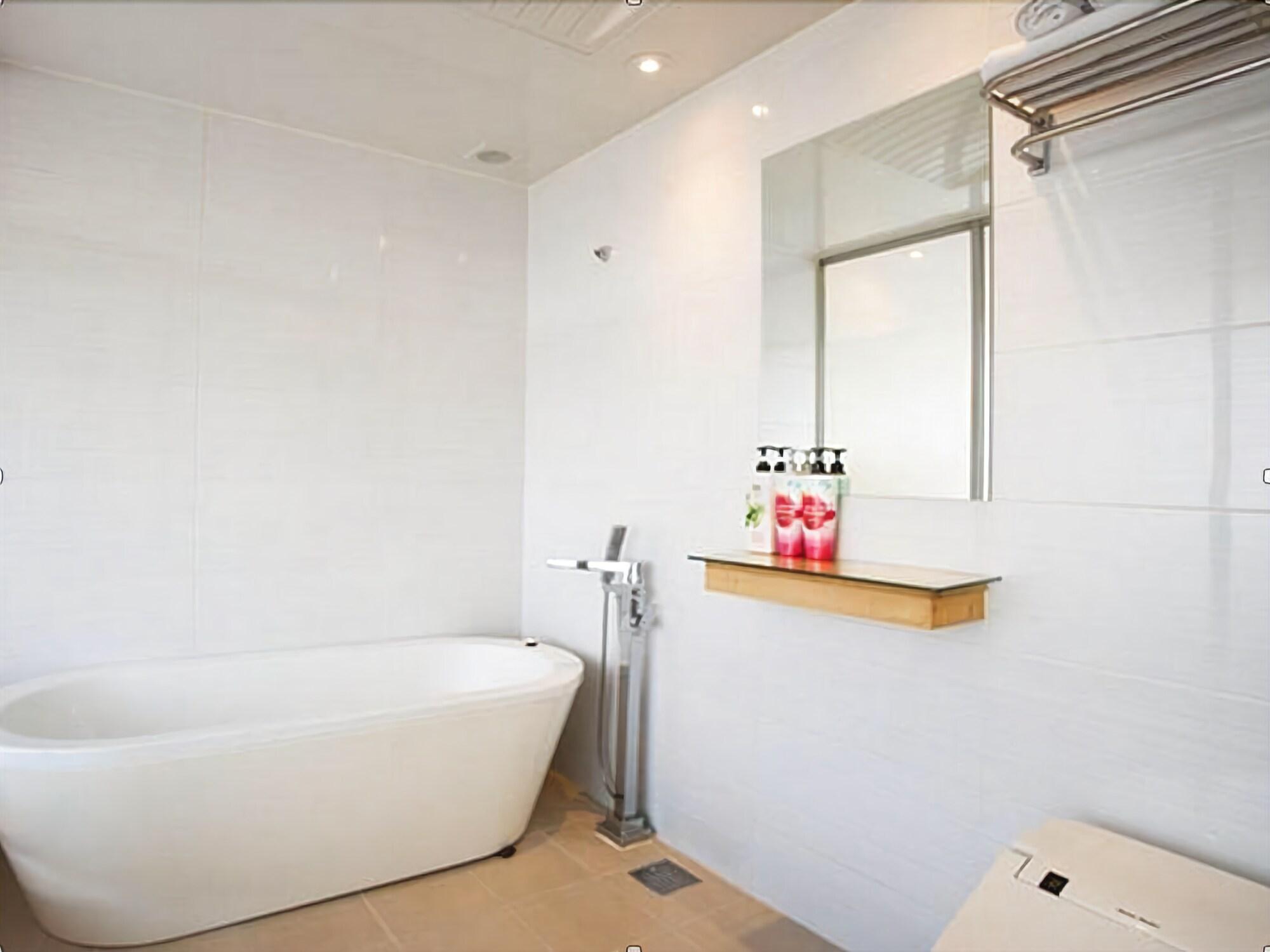 Фото Lavilla Hotel