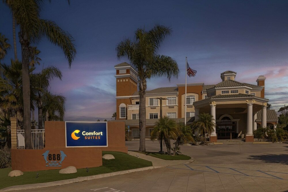 Фото Comfort Suites Oceanside Camp Pendleton Area