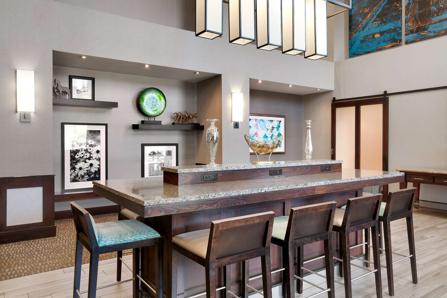 Фото Hampton Inn & Suites Ft. Worth-Burleson