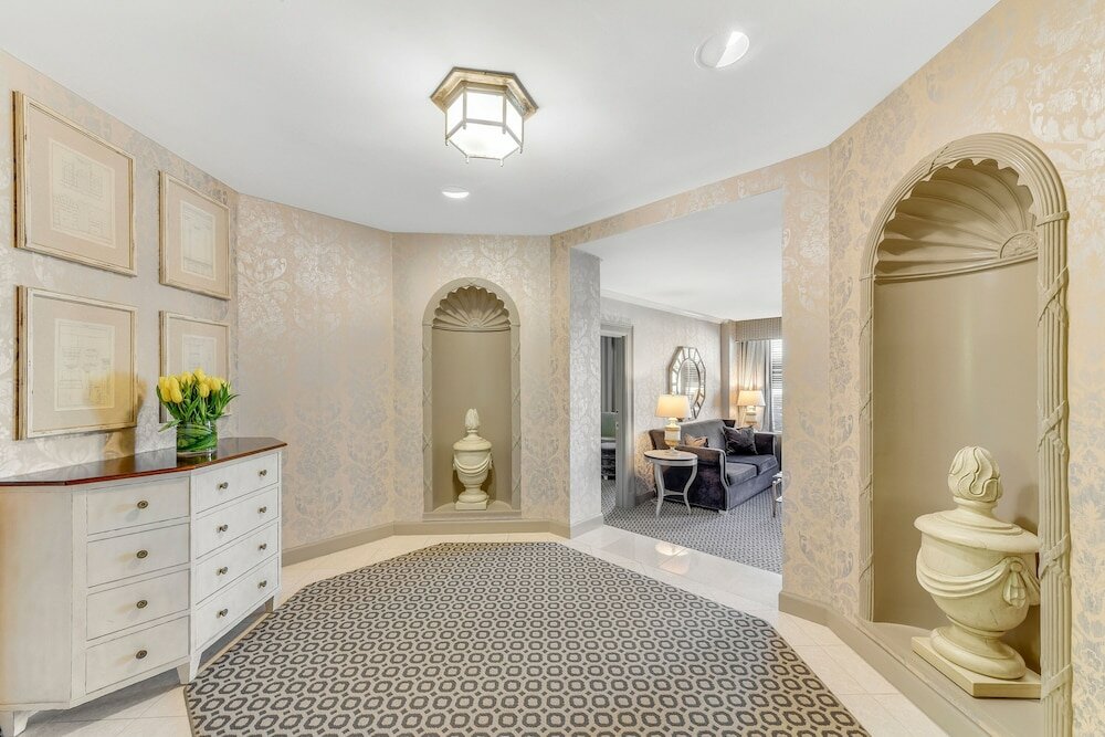 Фото The Madison Hotel