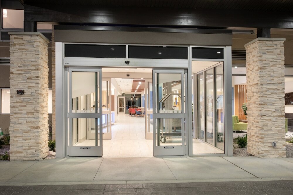 Фото Holiday Inn Express & Suites Ely, an Ihg Hotel