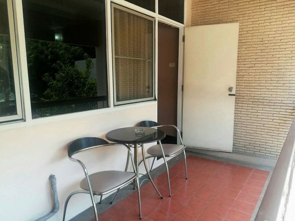 Фото Le Vanvarothai Saladaeng Residence