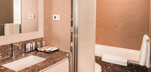 Гостиница J-One Hotel в Чхунчхон-Пукто