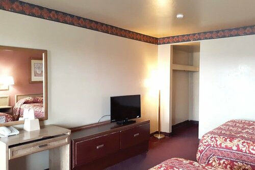 Гостиница Oyo Hotel Kings at Clovis в Кловисе