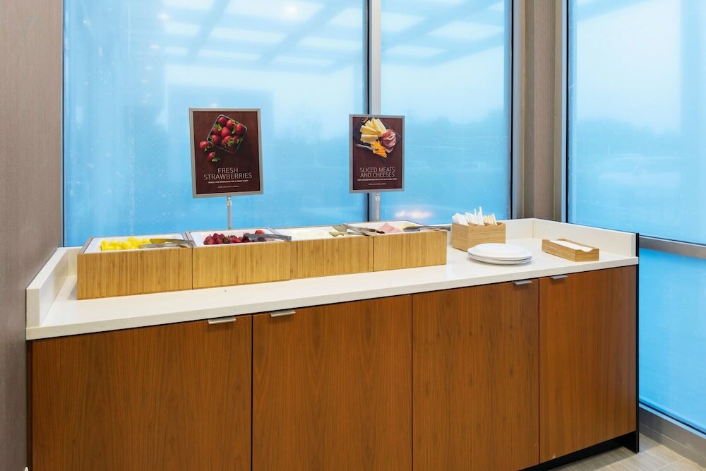 Фото SpringHill Suites Kansas City Airport