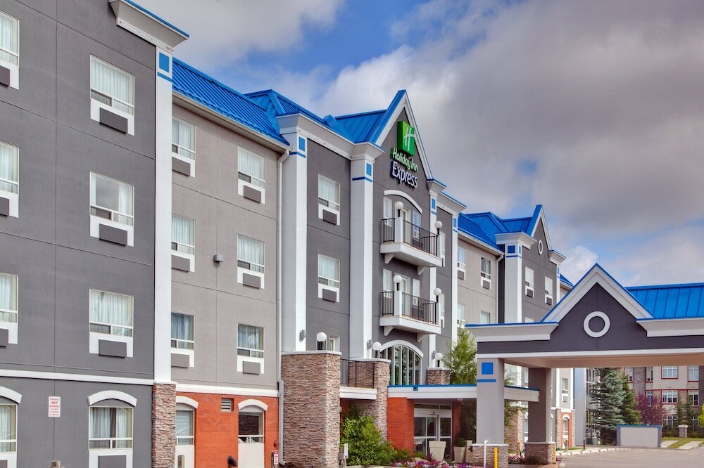Фото Holiday Inn Express Hotel & Suites Calgary S-Macleod Trail S, an Ihg Hotel