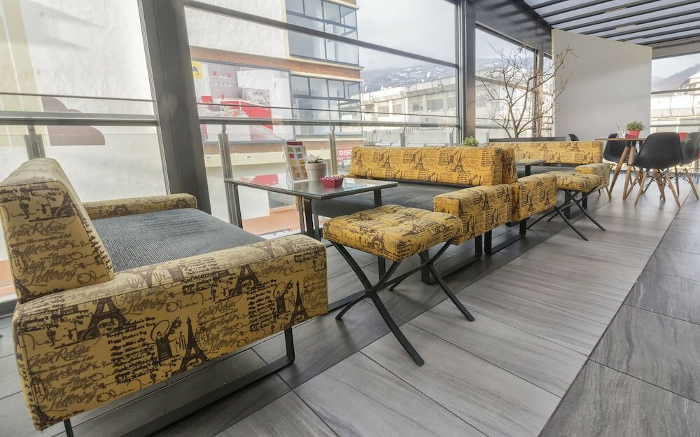 Фото Hotel Lirak