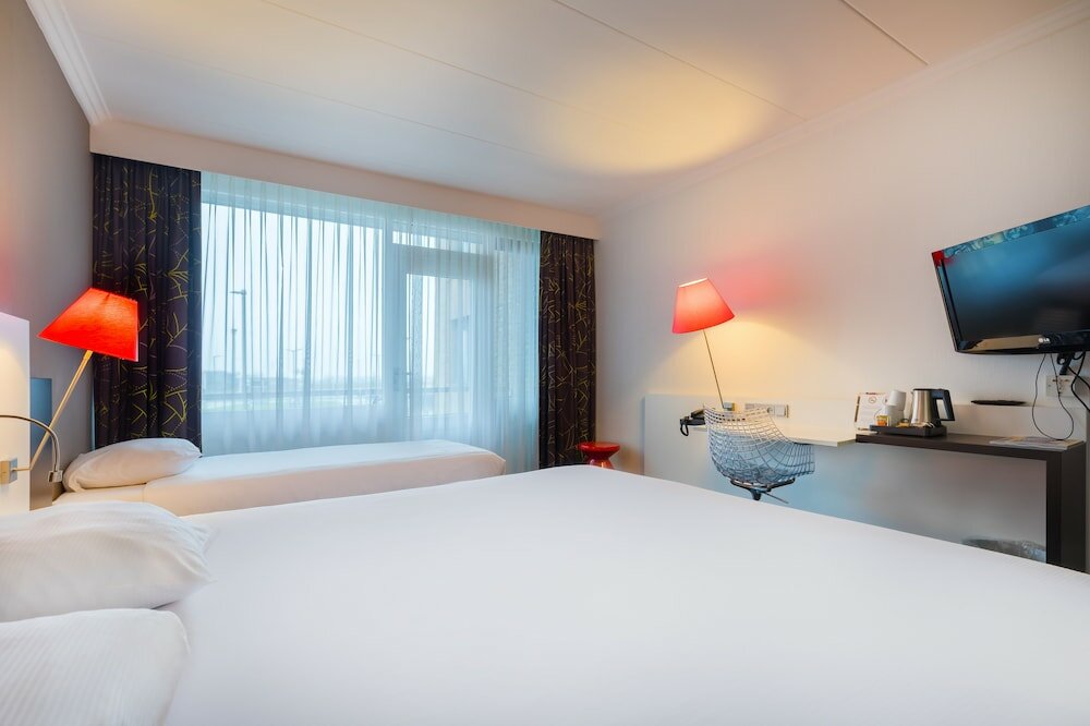 Фото Postillion Hotel Utrecht Bunnik