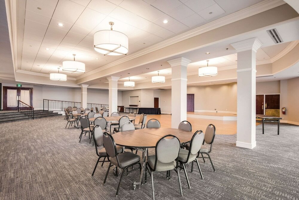 Фото Heidel House Hotel and Conference Center, Ascend Hotel Collection