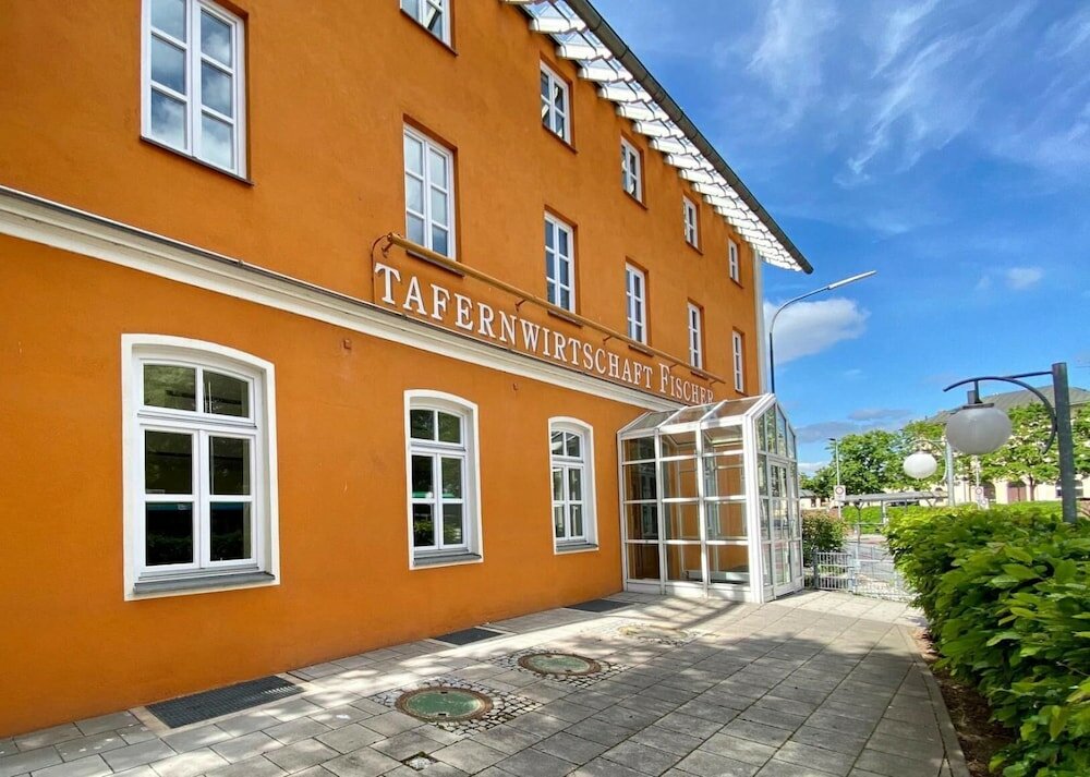 Фото Hotel & Tafernwirtschaft zum Fischer