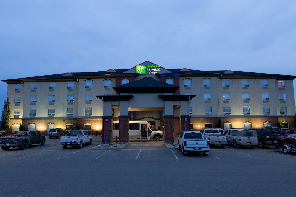 Фото Holiday Inn Express & Suites Drayton Valley