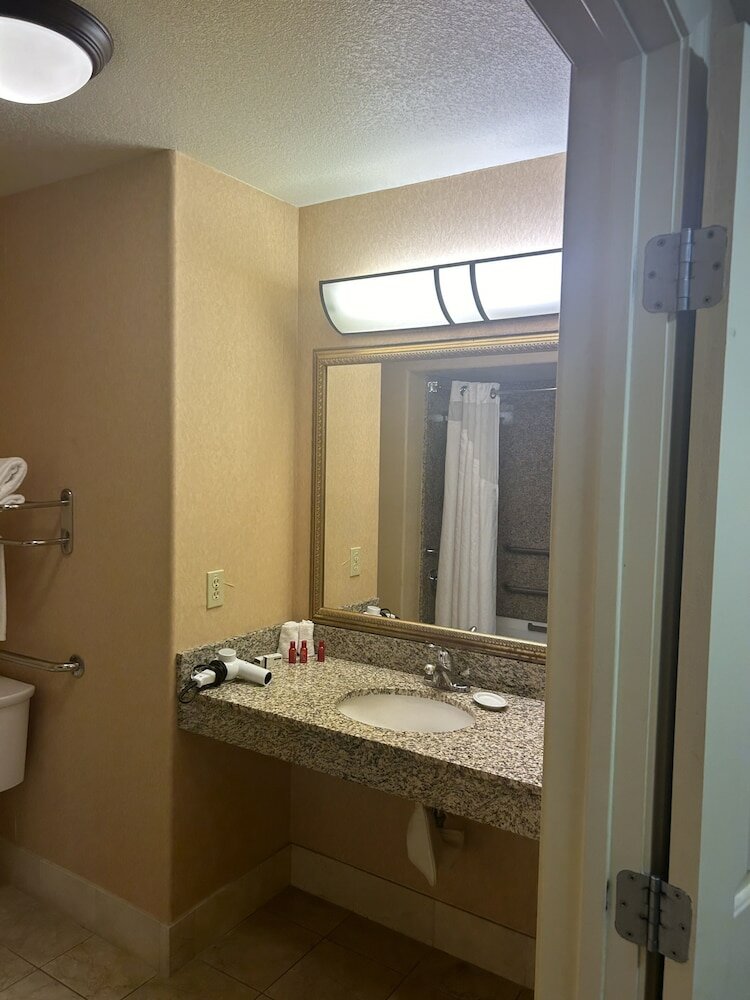 Фото Holiday Inn Express Las Vegas-Nellis, an Ihg Hotel