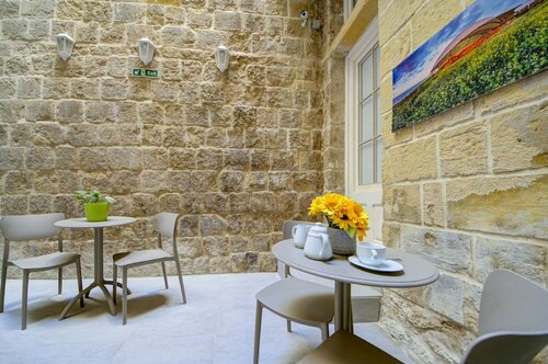 Гостиница Tritoni harbour suites в Валлетте