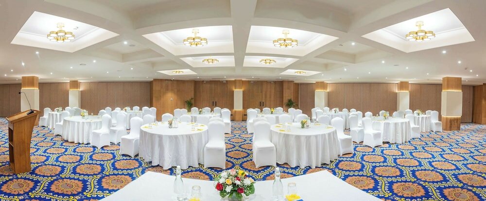 Фото Golden Tulip Jaipur