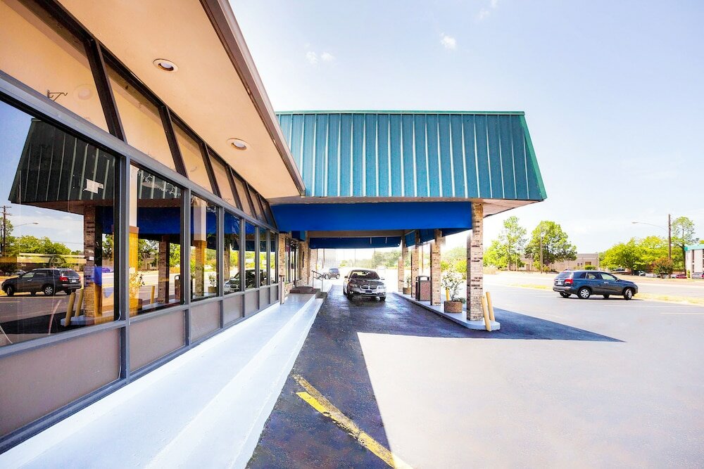 Фото Oyo Hotel Tyler Lindale