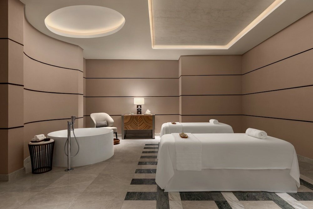 Фото The Westin Manila