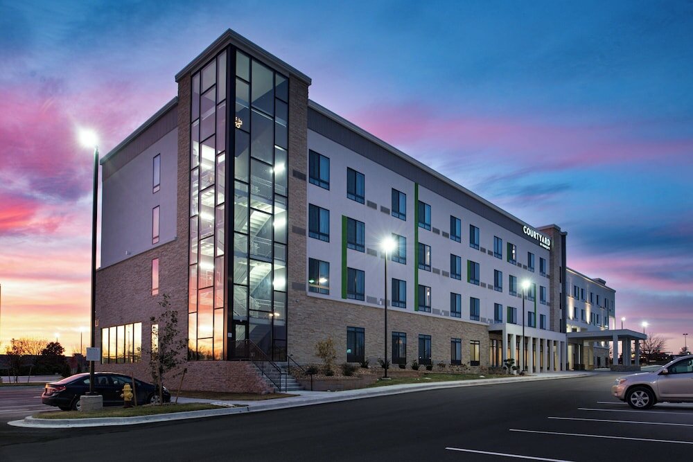 Фото Courtyard by Marriott Kansas City Olathe