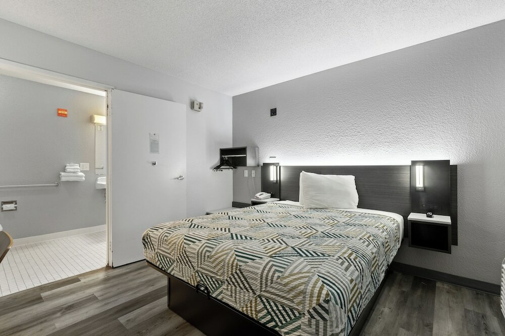 Фото Motel 6 San Diego, Ca - North