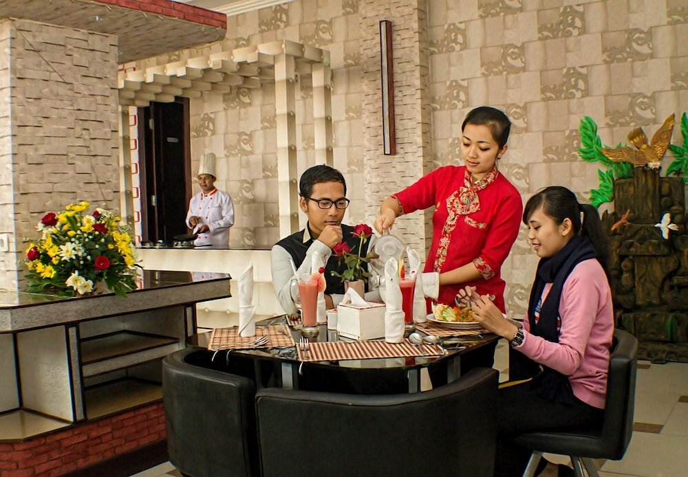 Фото Grand City Batu Hotel