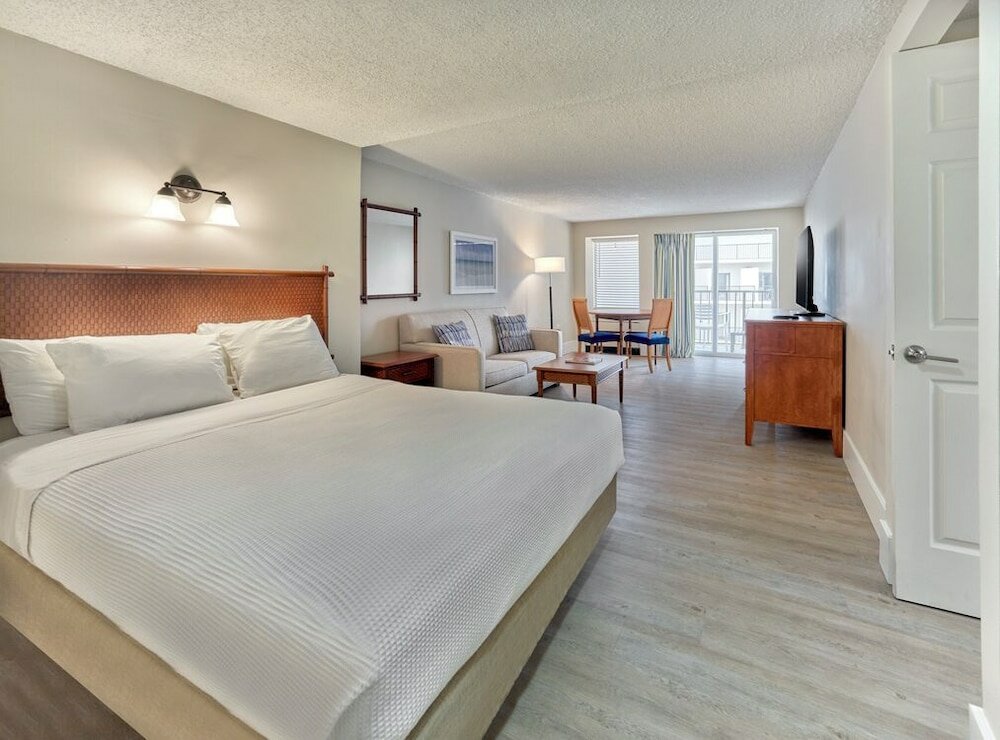 Фото Henlopen Hotel