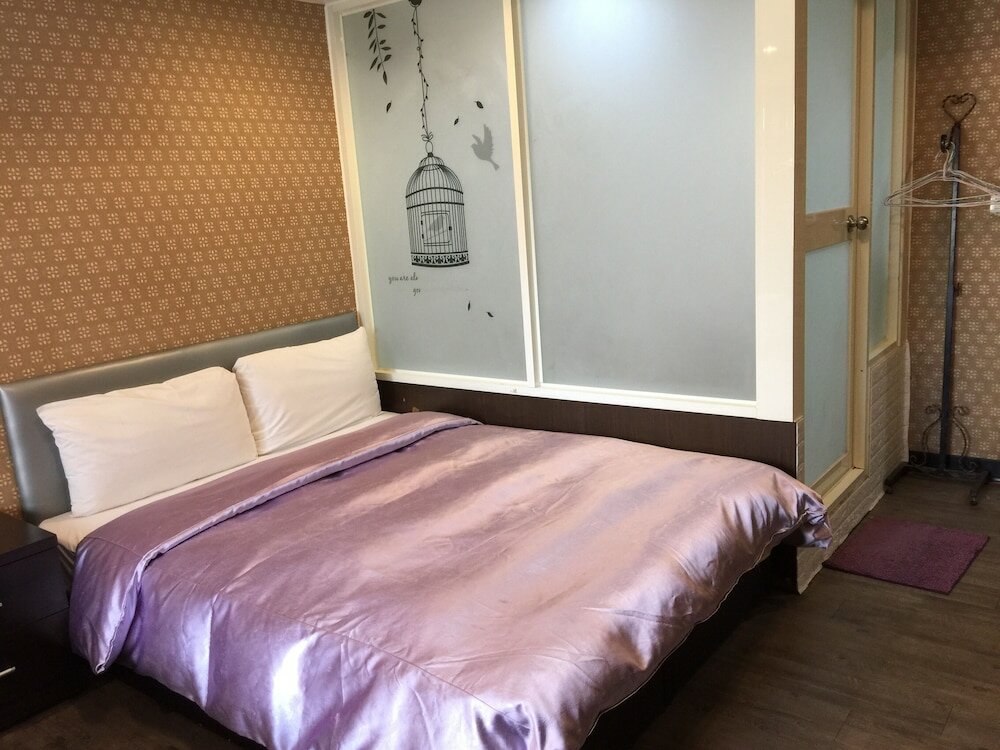 Фото One Plus One Hotel