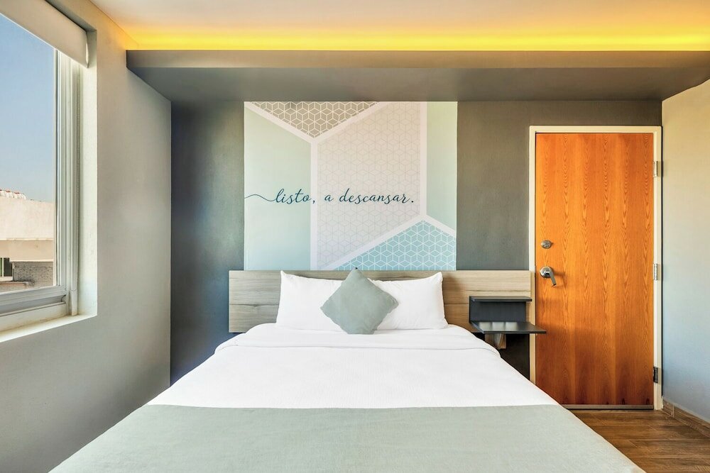 Фото One San Luis Potosi Glorieta Juarez