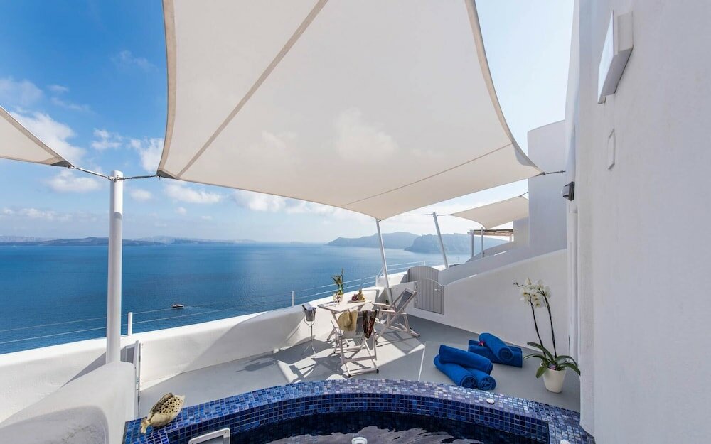 Фото Ambition Suites