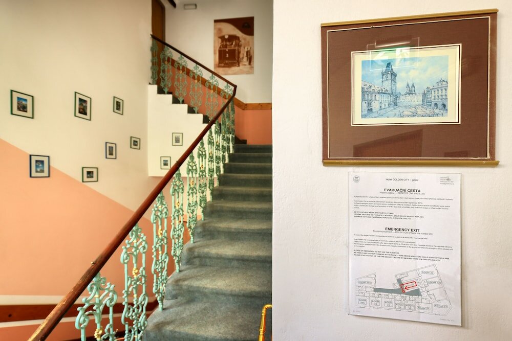 Фото Hotel Golden City Garni