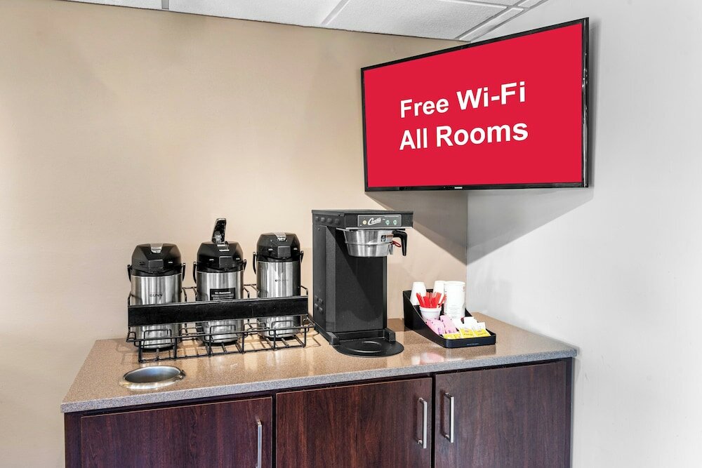 Фото Red Roof Inn Indianapolis North - College Park