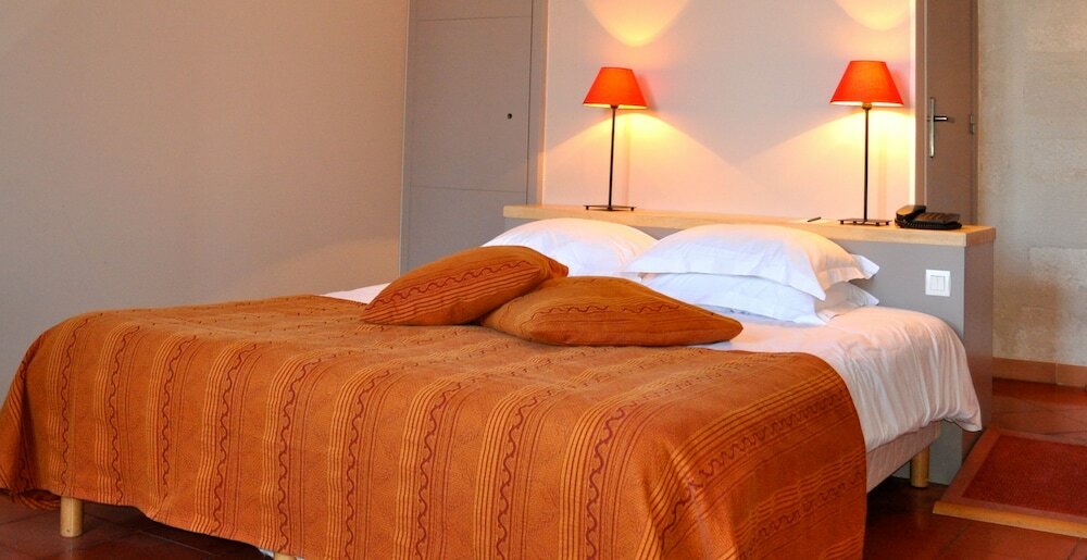 Фото Hôtel Cloître Saint Louis