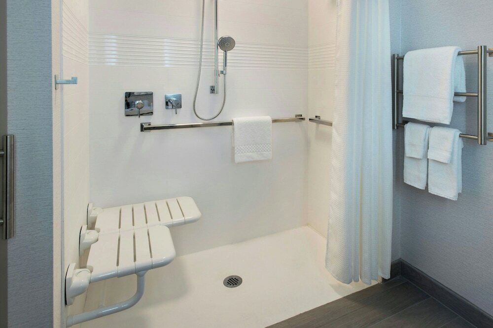 Фото TownePlace Suites by Marriott New York Brooklyn