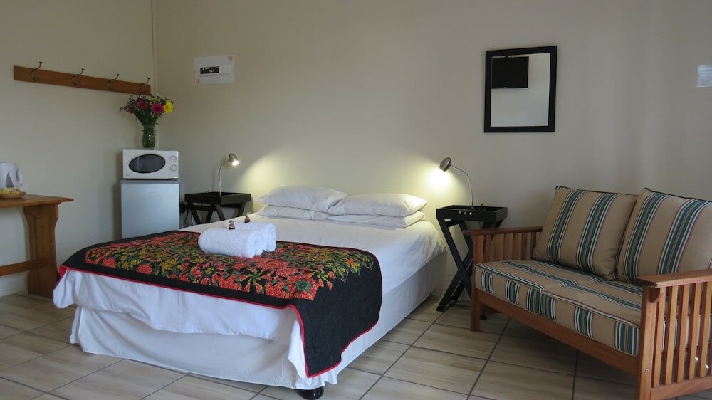 Фото Karoo-Koppie Guesthouse