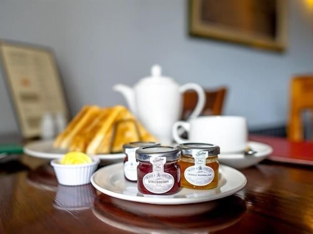 Фото The White Horse Inn