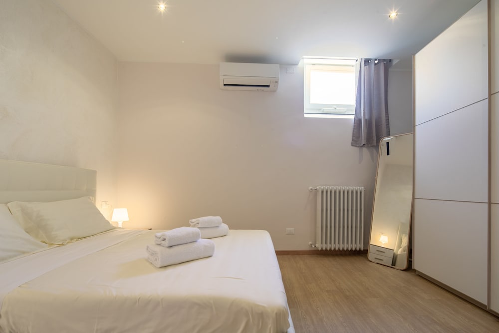 Фото Modern Duomo View