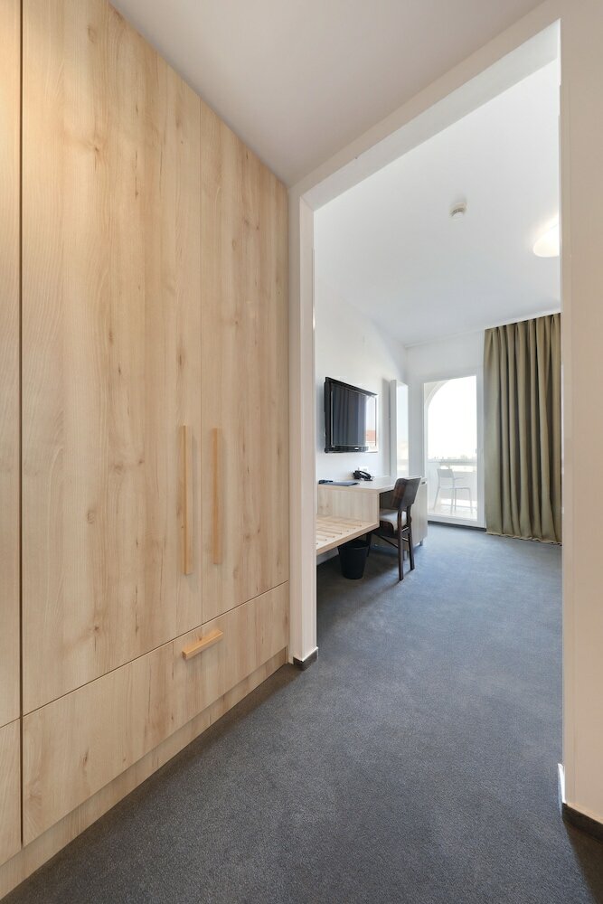 Фото Hotel Mediteran