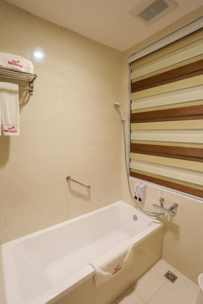 Фото Momizi Business Hotel