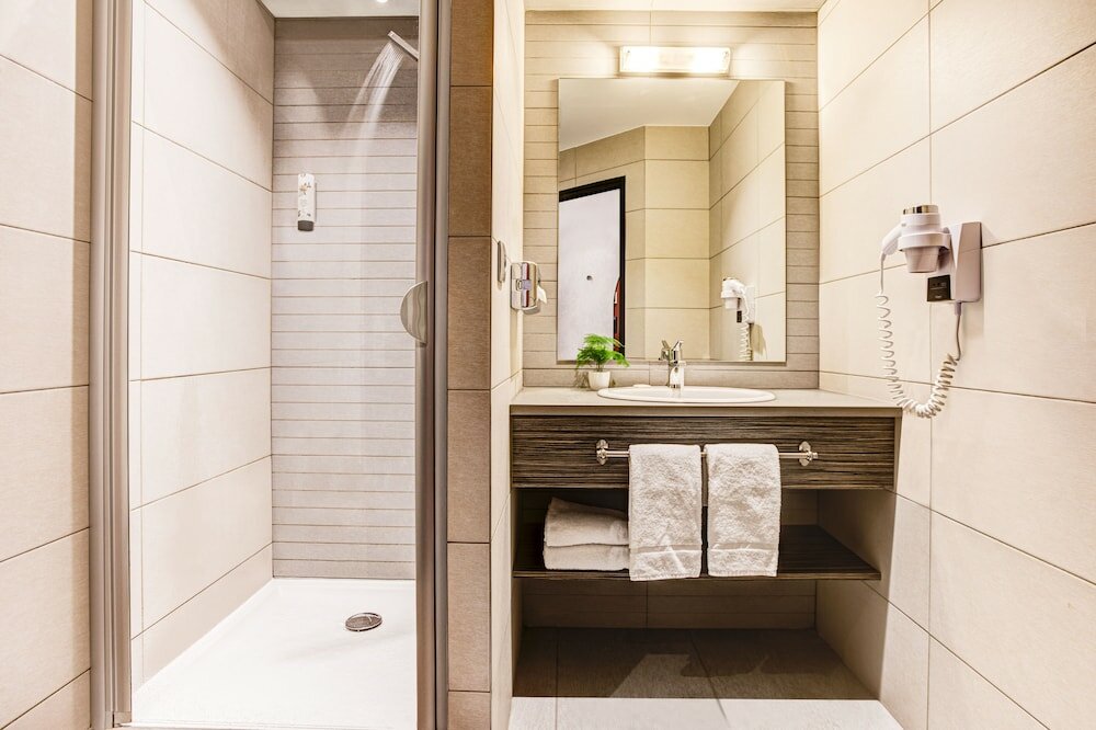 Фото Republik Hotel